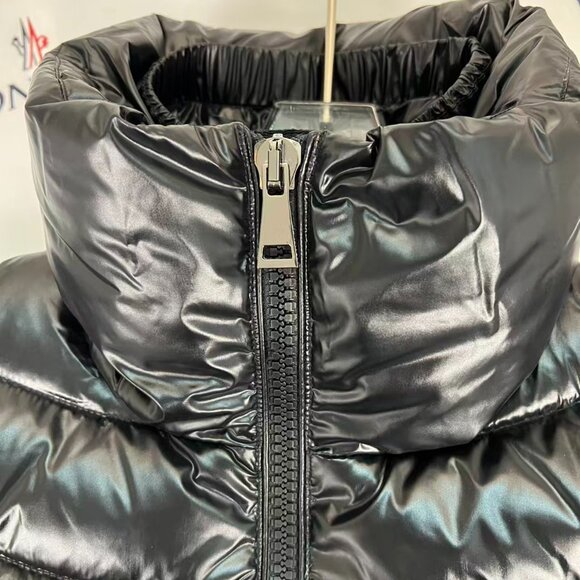 Women's Moncler Short Down Jacket Size M - Picture 7 of 10